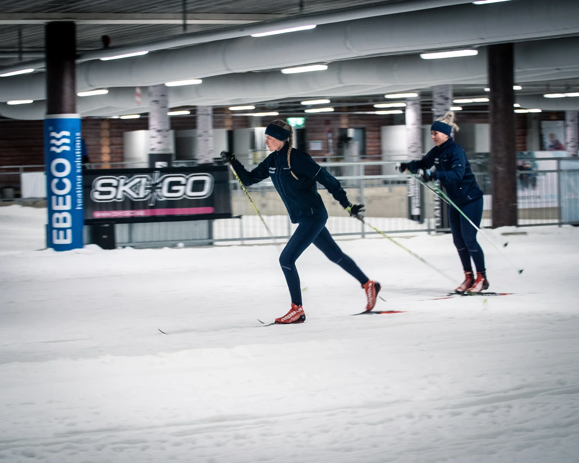 Skidutrustning och snöspår i Skidome på Kviberg Park