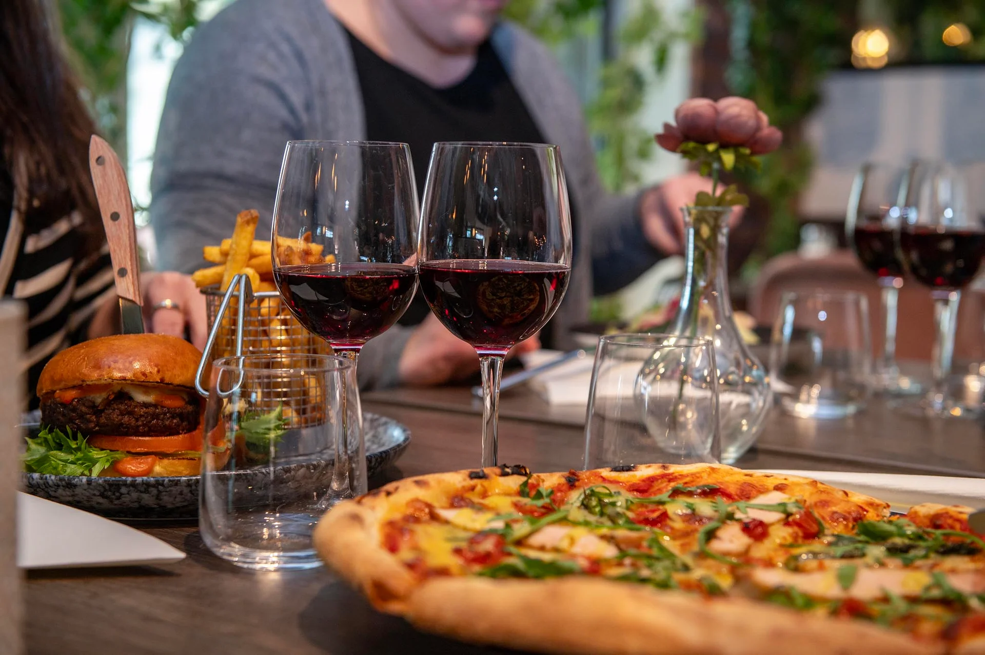 Gemensam middag i restaurangen på Kviberg Park Hotel i Göteborg